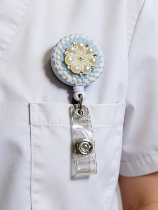 Accessories - Handmade Blue & Green Pearl Flower Badge/ID Retractable Alligator Clip